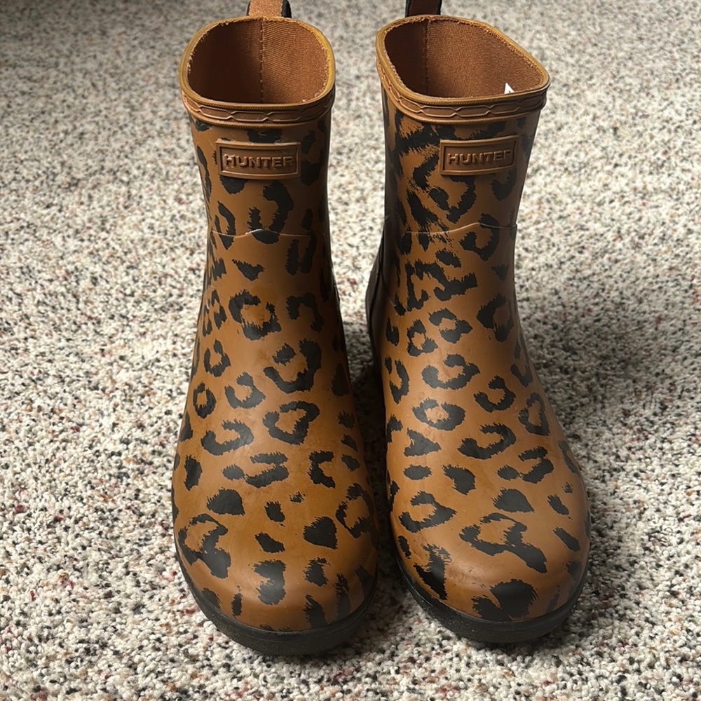 Hunter Women's Leopard Print Rain Boots